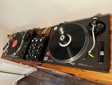 TECHNICS 1210MK2 Turntables