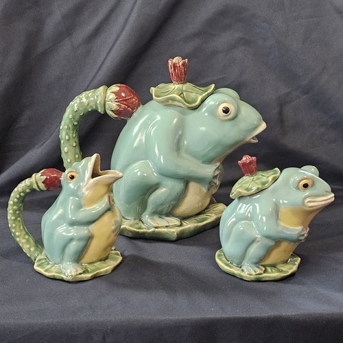 Majolica style frog teapot - majolica,