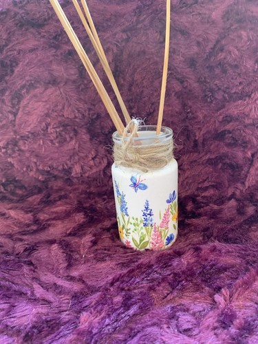 Hand painted decoupage reed