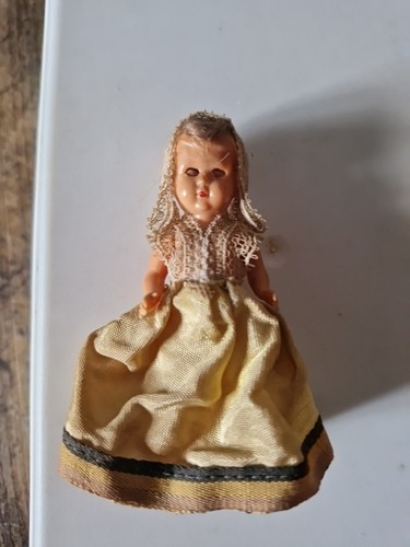 Tiny inch - inch, vintage