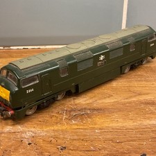 Trix Trains 2 Rail BR Green 42 warship Diesel D844 Spartan / Yellow Ends