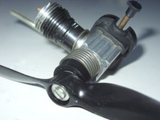 Vintage Cox Thimble Drone Bee Model Aeroplane Engine