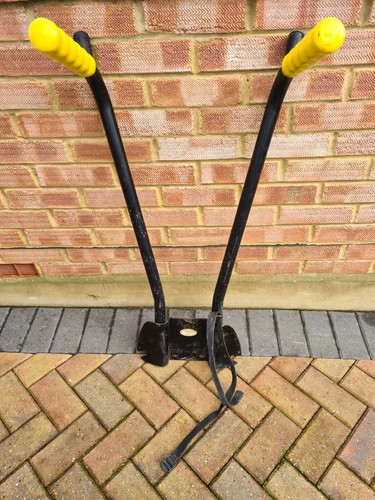 Cycle carrier rack for tow - , bar