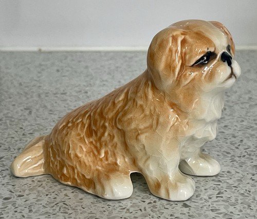 Sylvac pottery seated pekinese - pottery,