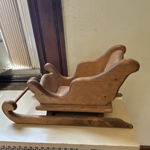Wooden santa sleigh with - santa’s,