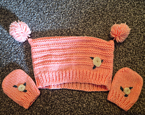 Handmade peach wool knit mouse - handmade,