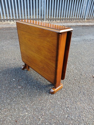 Lovely walnut 1950 art - walnut, deco