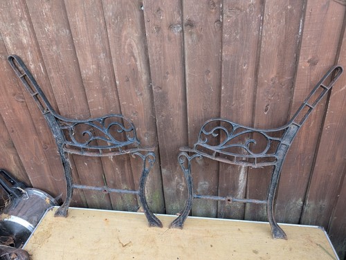 Vintage cast iron garden bench - cast,