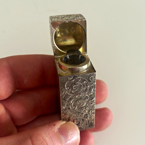 Silver engraved flip - flip, top