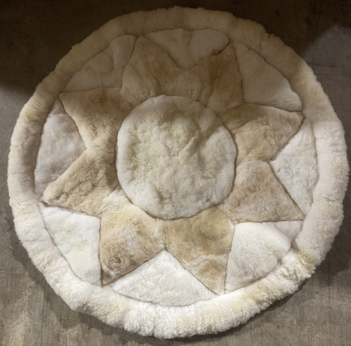 Alpaca fur rug - round, fluffy