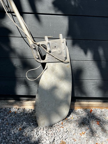 Kick rudder for small - up,