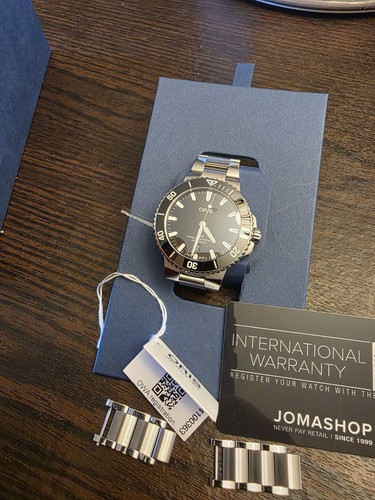 Oris aquis date black dial - oris,