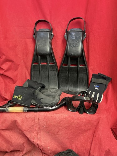 Diving gear ist - rubber, rocket