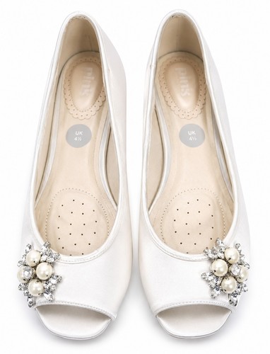 New ivory satin embellished - new,
