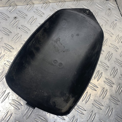 Carburetor cover seat shell