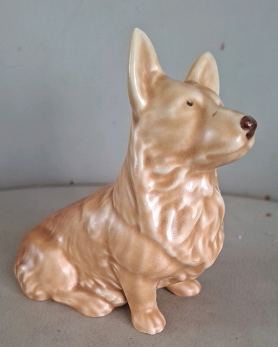 Sylvac pottery beige - beige, dog