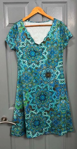 Blue mandala print scalloped - blue,