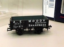 Bachmann 37-056A 5 Plank Wagon Wooden Floor A E MOODY No.1 black boxed (4)