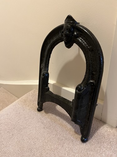Cast iron wall boot - cast,