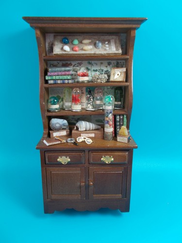 Dolls house miniature - dolls,