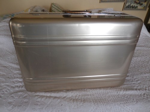 Vintage zero halliburton gold - vintage,