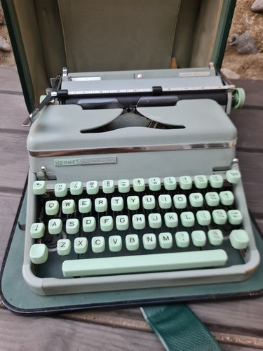 Hermes 2000 vintage typewriter - 2000,