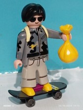 PLAYMOBIL FIGURE SKATER SKATE SKATER SCOOTER PARK CITY LIFE