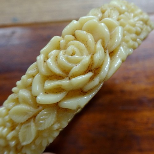Vintage 1950s deep cream - vintage,