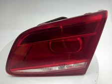 VOLKSWAGEN PASSAT Tail Light