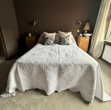 BEAUTIFUL VINTAGE CREAM DOUBLE KING SIZE APPLIQUE BEDSPREAD THROW 260cm x 270cm