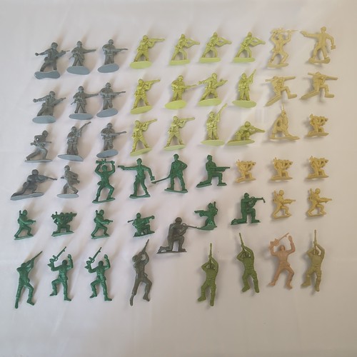 Vintage plastic army - plastic, soldiers