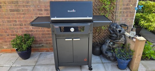 Charbroil gas barbeque - gas, with