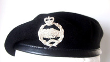 ROYAL TANK REGIMENT  -  BLACK BERET & QC CAP BADGE  RTR TANKIES