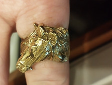 9 Carat Gold Horse Ring Size V