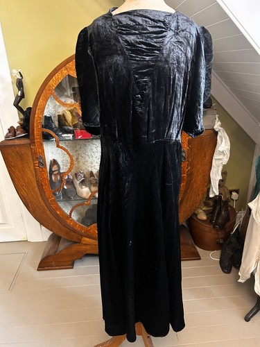 1930s 40s black velvet dress
