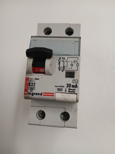 Legrand b32 amp curve - 32, 6ka