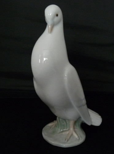 Dove figurine nao - -, by