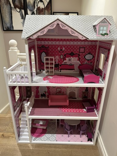 Large storey pink wooden - 3-storey,