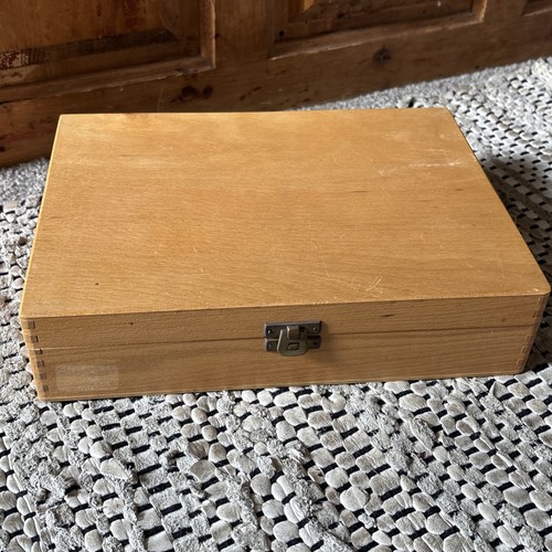Dovetail jointed oak - oak, wooden