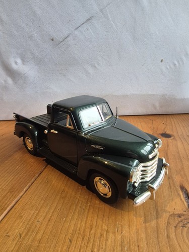Mira 1953 chevrolet - 1/18,