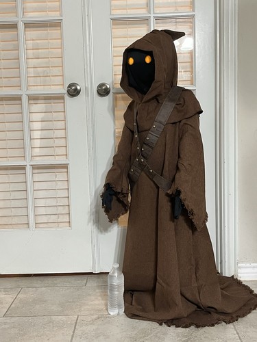 Life size jawa - jawa, prop