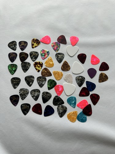 Guitar picks 51 - x,