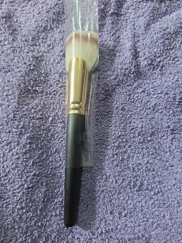 Lush biggest fan - up, brush