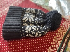 Norweigen Scandi Nordic Style Bobble Hat Fair Isle Dark Blue & White Brand New