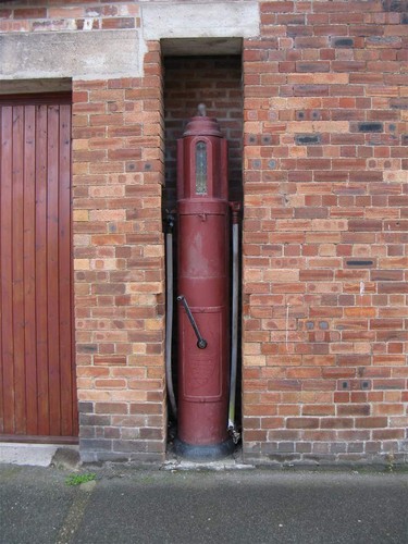 Photo petrol pump old - photo,