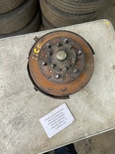 Toyota Hilux Surf Mk5 1992 2.4 Diesel - Near Side Front Wheel Hub & Brake Disc