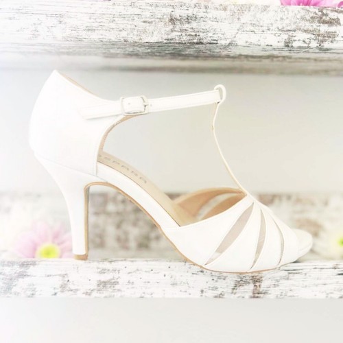 Ivory bridal shoes wedding