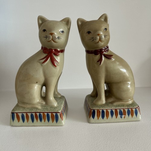 Staffordshire cat pair - cat, vintage