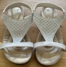 Flat Comfort Sandal Size 7