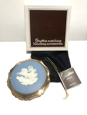 VINTAGE STRATTON 'GODDESS AURORA +CHARIOTT ' POWDER COMPACT + BOX & POUCH UNUSED